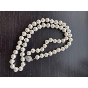 Vintage Faux Pearl Necklace with Rhinestone Magnetic Clasp — Classic Elegant